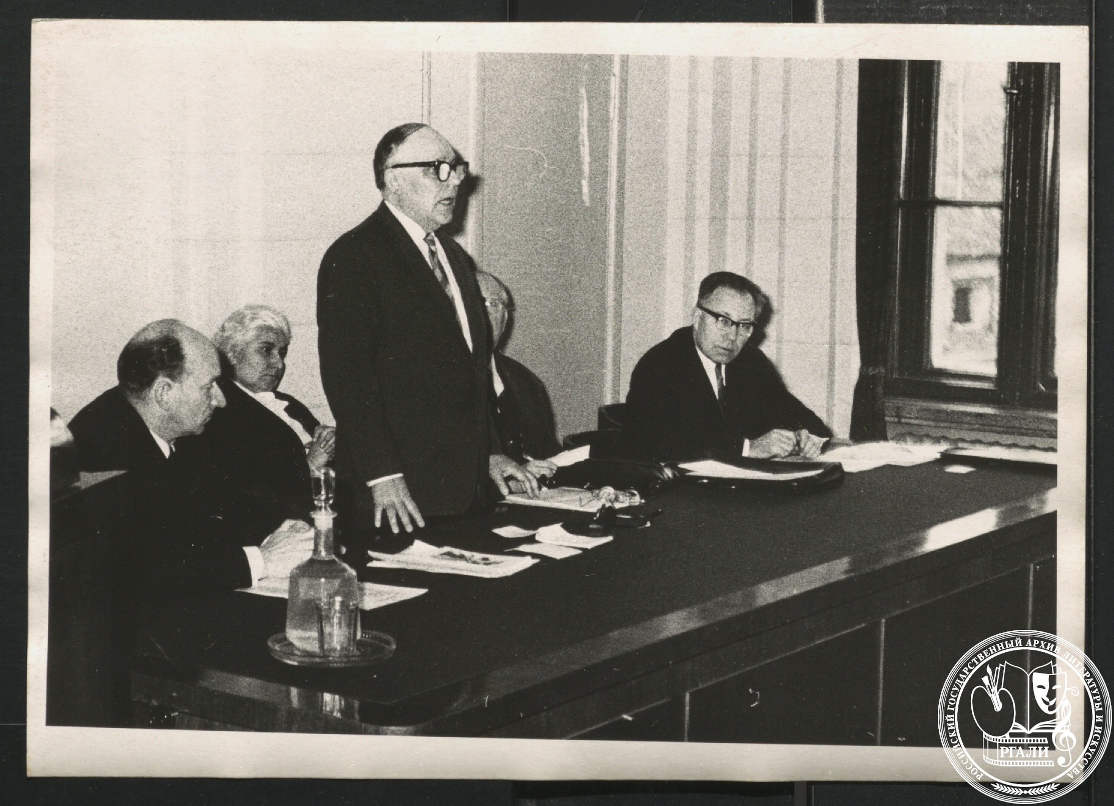 Фотография выступления М.Б. Храпченко на совещании по вопросам литературы. 1966 г. РГАЛИ. Ф. 2894. Оп. 1.