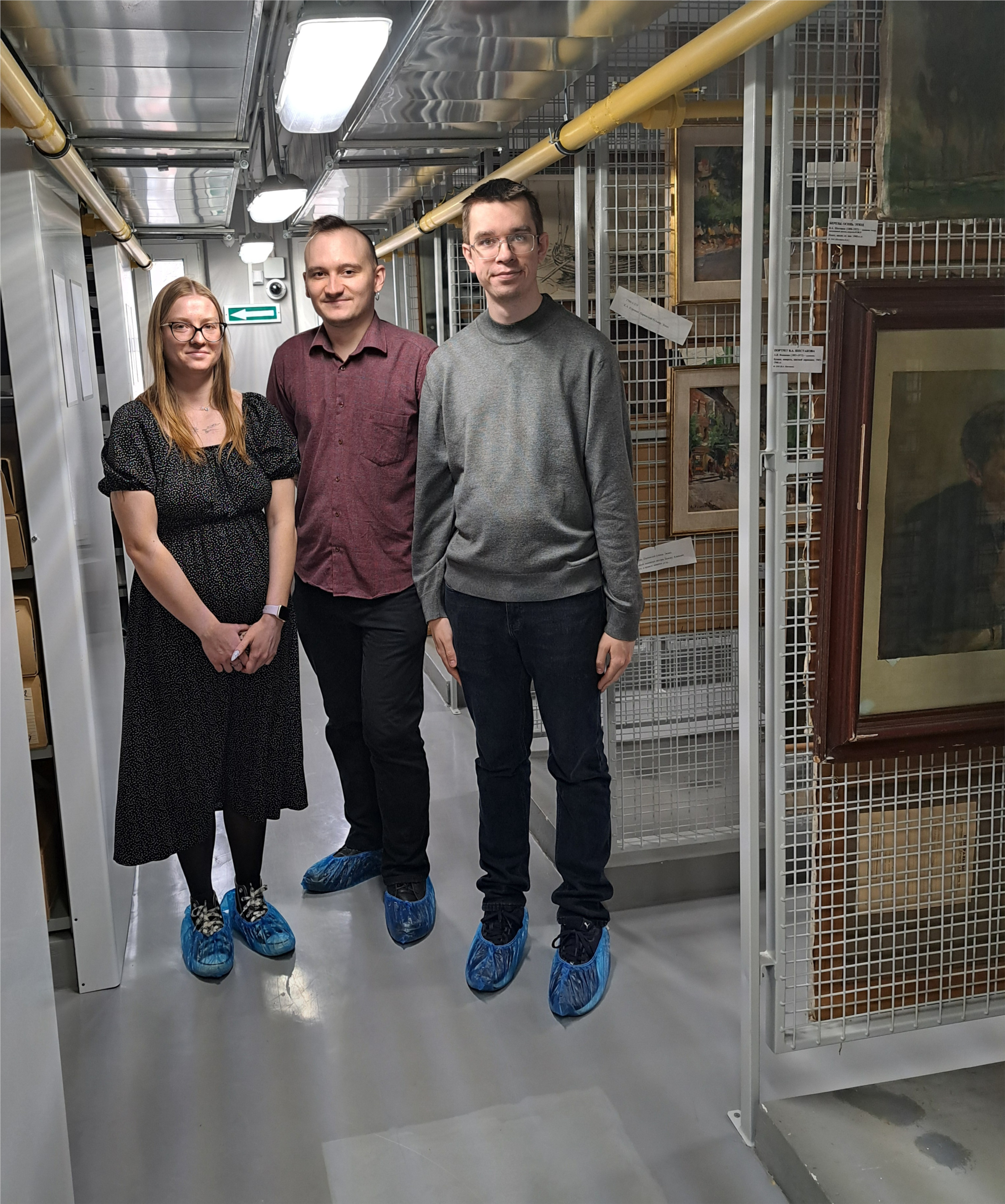 В архивохранилище личных фондов.
