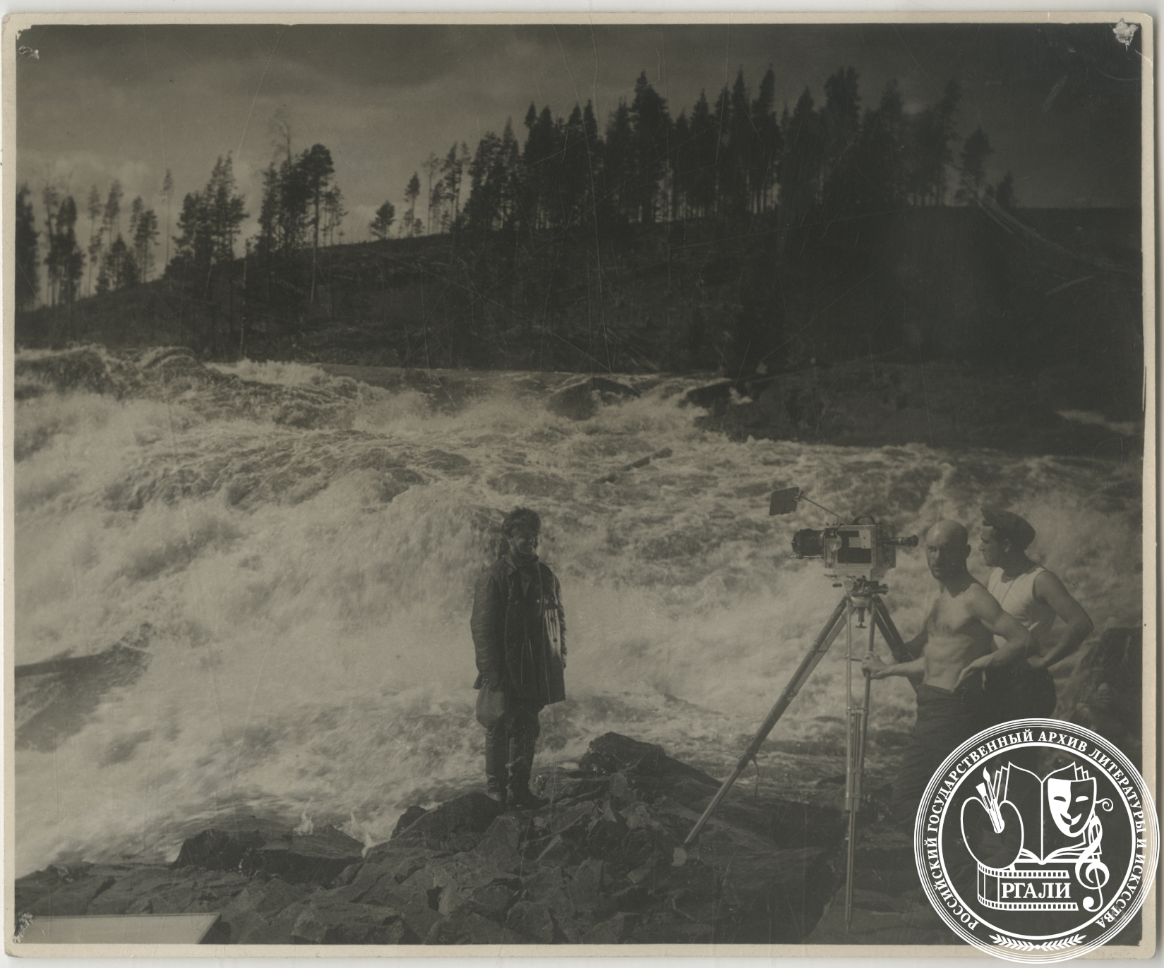 Фотография С.А. Герасимова на съемках фильма «Лес». 1930 г. РГАЛИ. Ф. 3055. Оп. 1. 