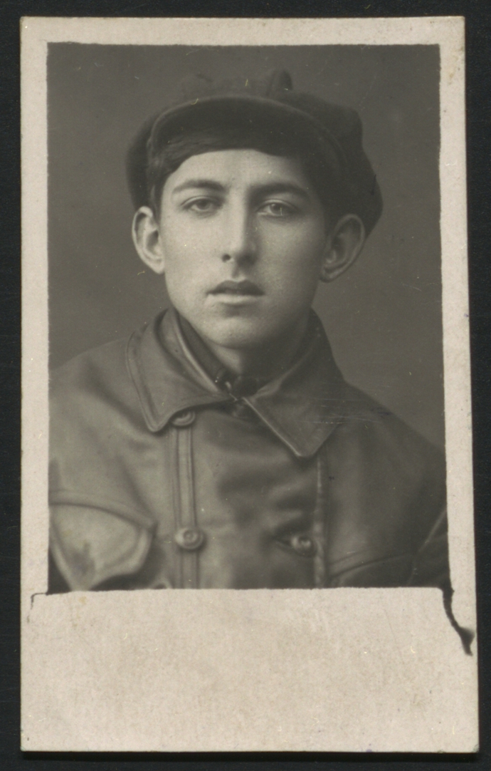 Фотография Юрия Жукова. 1926 г. РГАЛИ. Ф. 3485. Оп. 1.