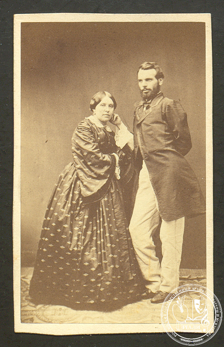 Фотография В.Н. Кашперова с женой А.Н. Кашперовой. [1870-е гг.]. РГАЛИ. Ф. 496. Оп. 2. 