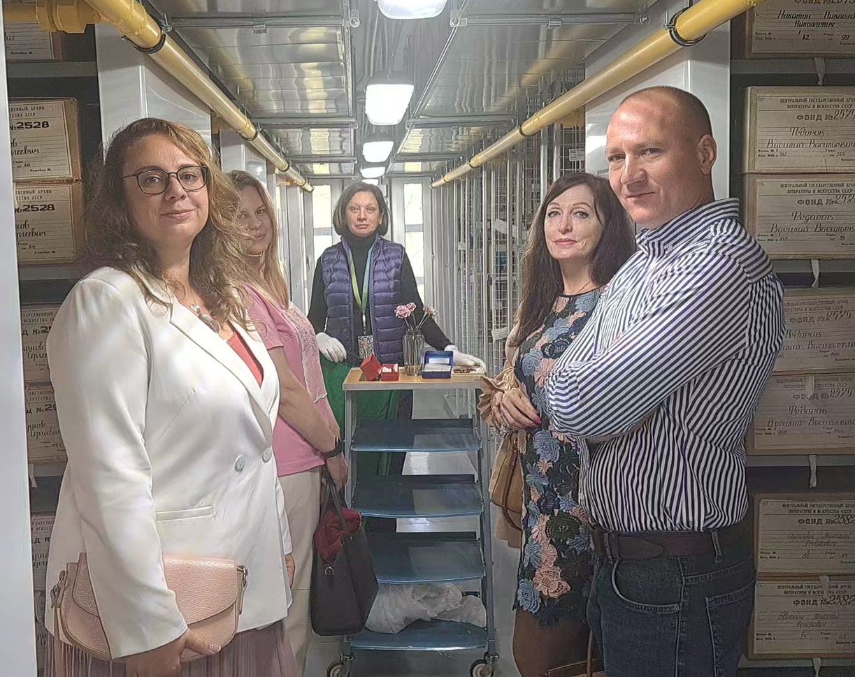 В архивохранилище личных фондов